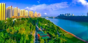 潼南：城依碧水卧 水绕画城流