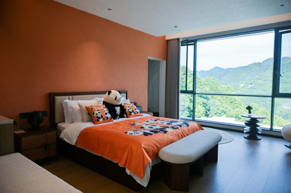 原舍嘿矿熊猫民宿。熊桂伟 摄